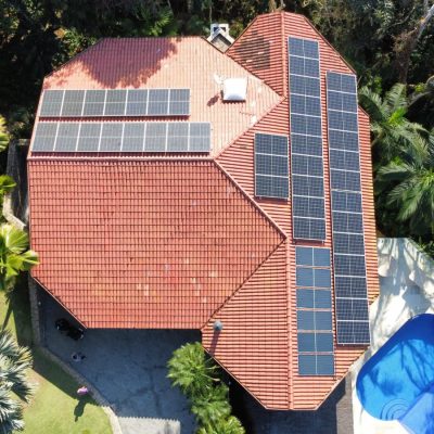 Instalação Energia Solar Fotovoltaica com 18,86 KWp no Condomínio Ponta das Toninhas em Ubatuba